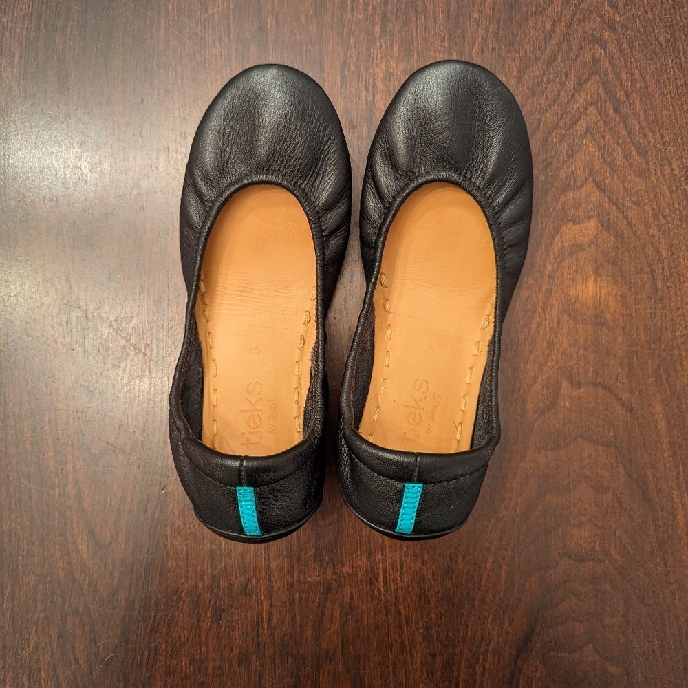 Tieks Ballet Flats size 5 Black Never Worn